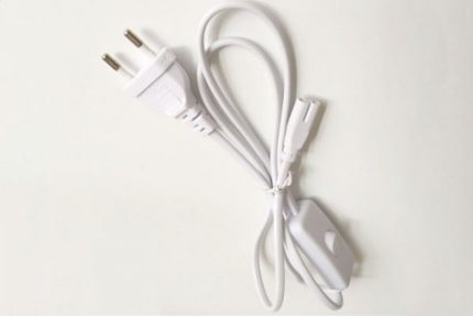 Шнур сетевой 220V с выключателем, евро вилка С7 тип восьмерка. Провод мягкий, длина 1.5 метра